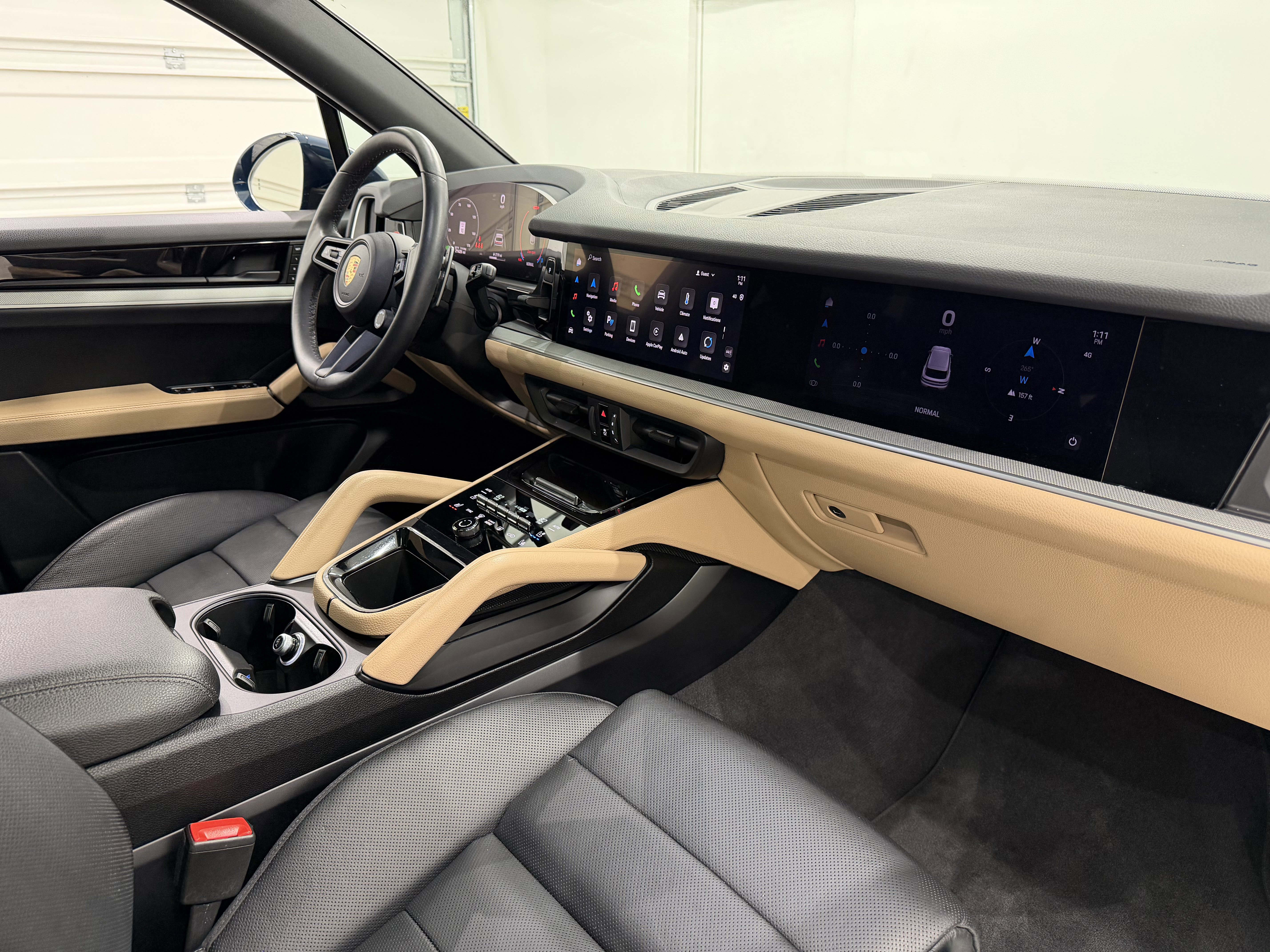 Certified 2024 Porsche Cayenne w/ Premium Package Plus (PFM) image 24