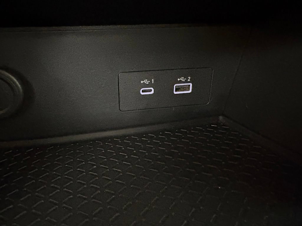 Used 2024 Nissan Pathfinder SV FWD image 33