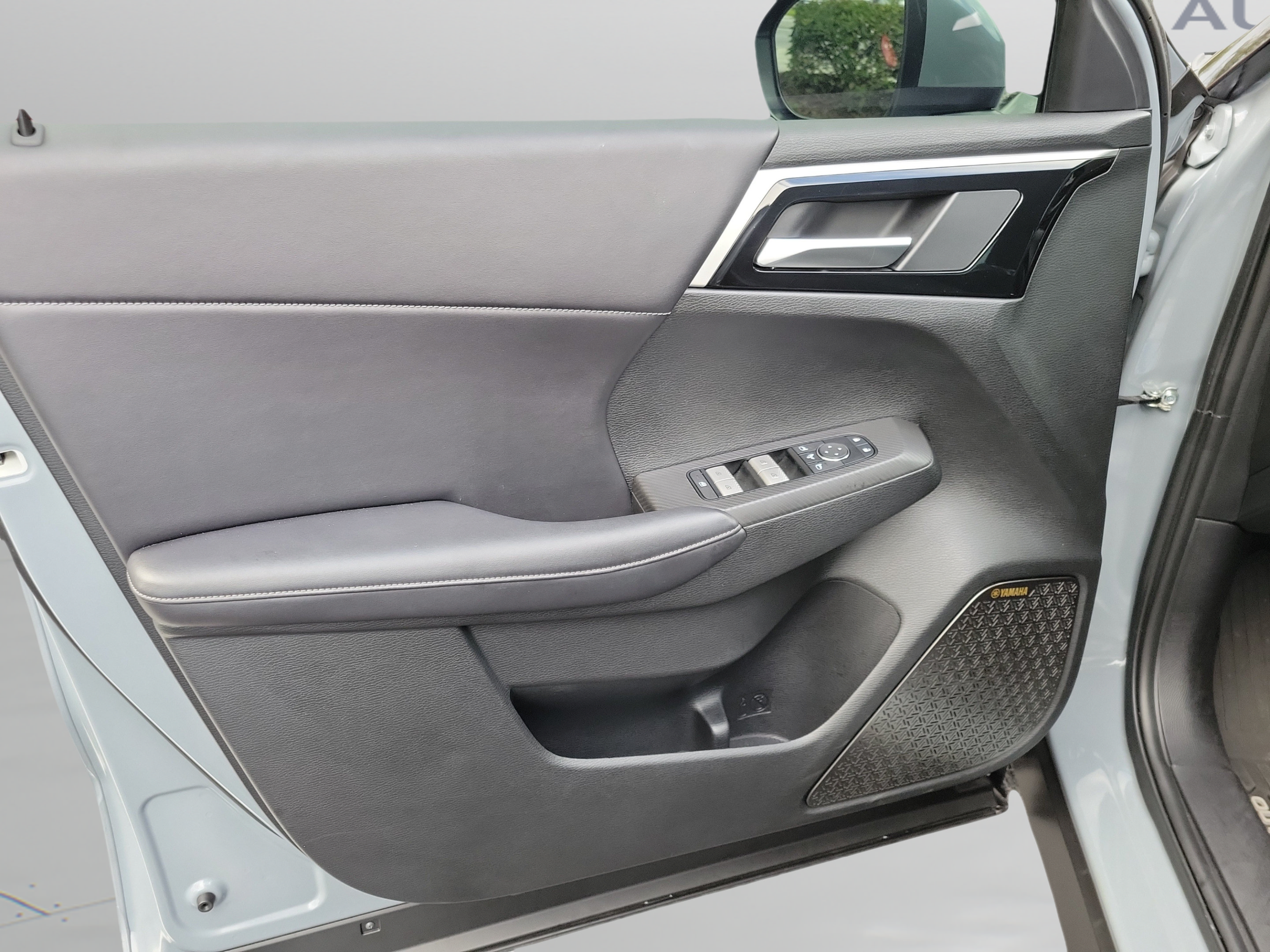 Used 2025 Mitsubishi Outlander SE FWD image 6