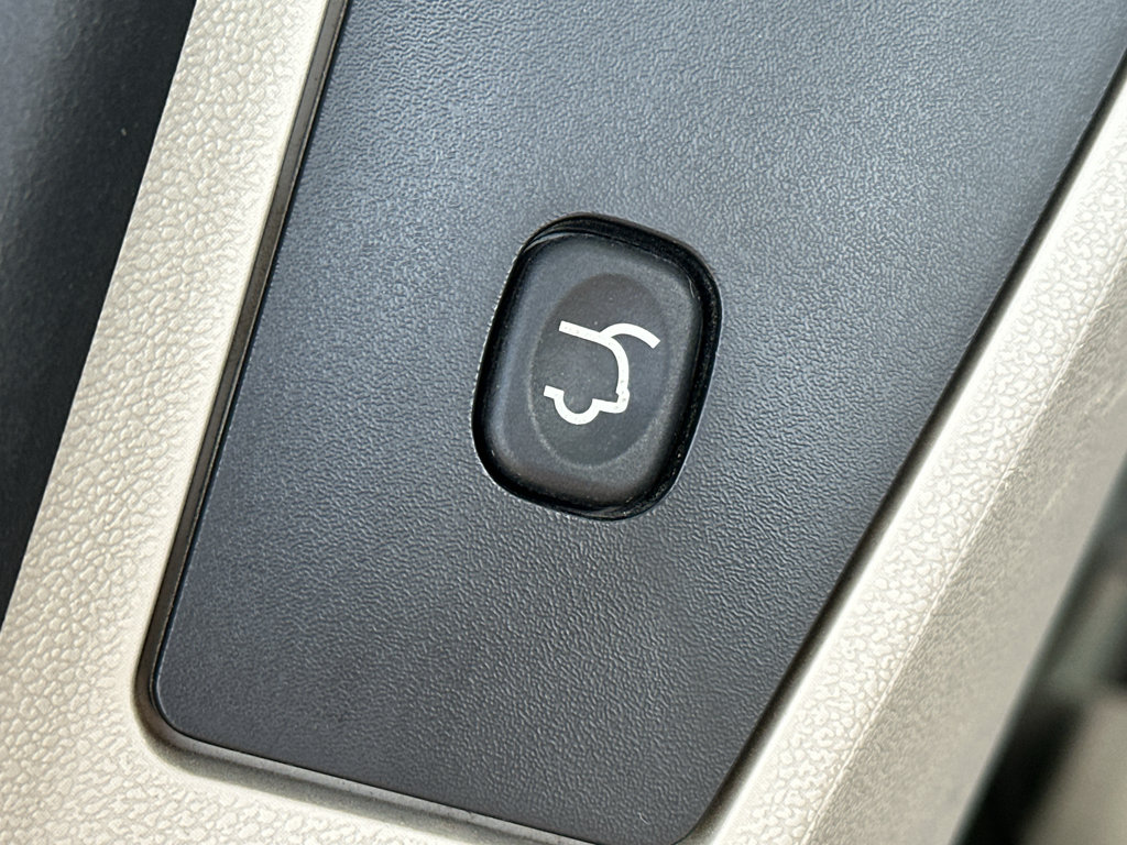 Used 2019 Dodge Grand Caravan SXT FWD image 14