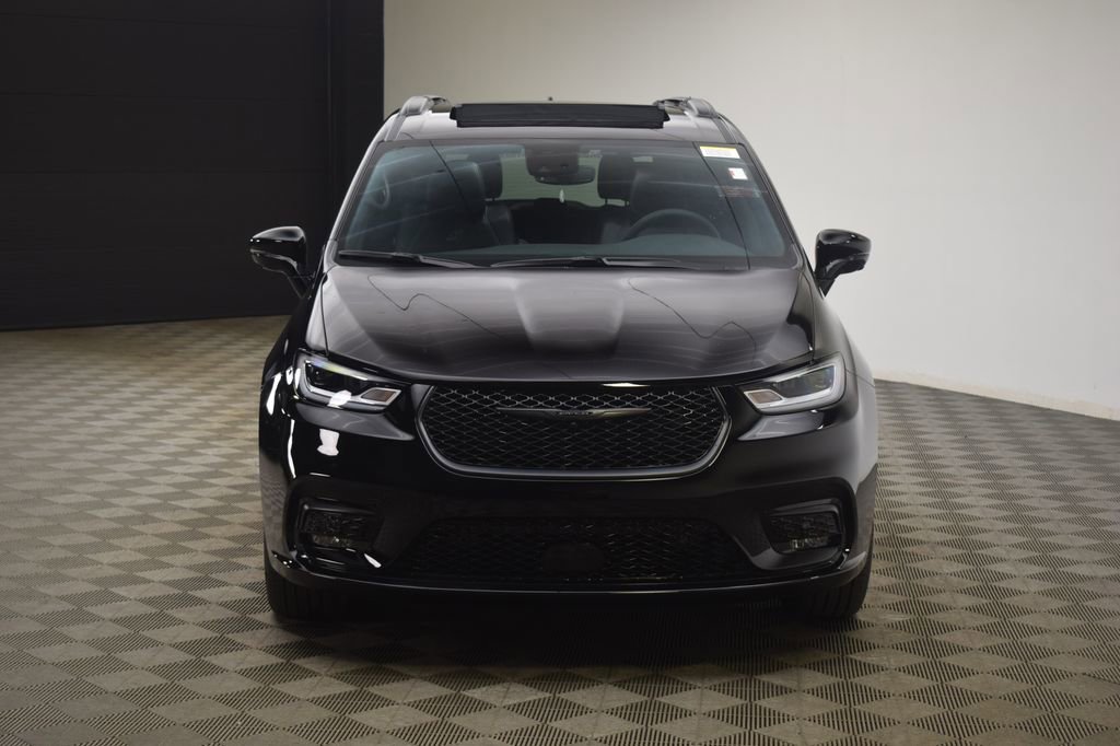 New 2026 Chrysler Pacifica Select w/ S Appearance Package FWD image 2