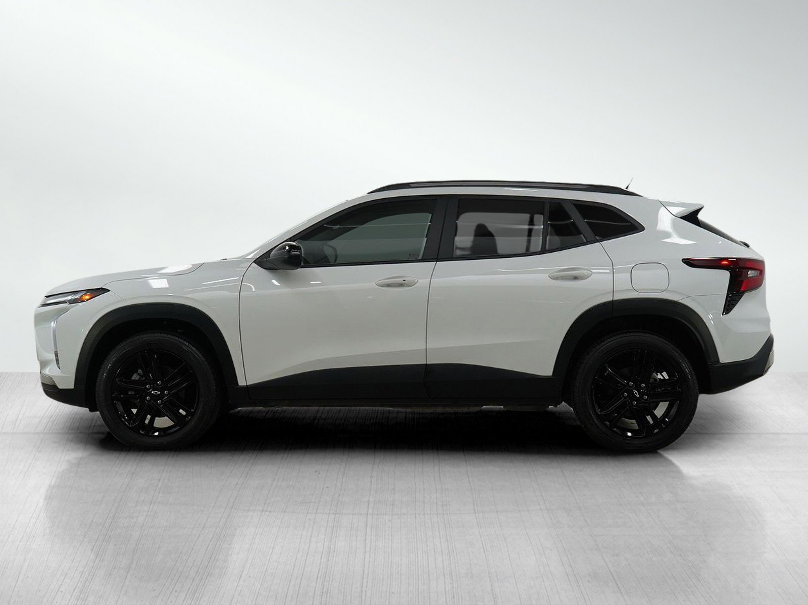 Used 2024 Chevrolet Trax ACTIV w/ Driver Confidence Package image 2