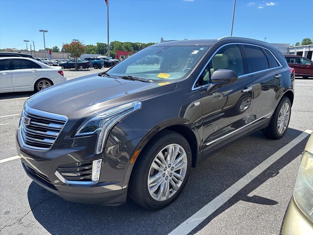 Used 2018 Cadillac XT5 Premium Luxury FWD image 2