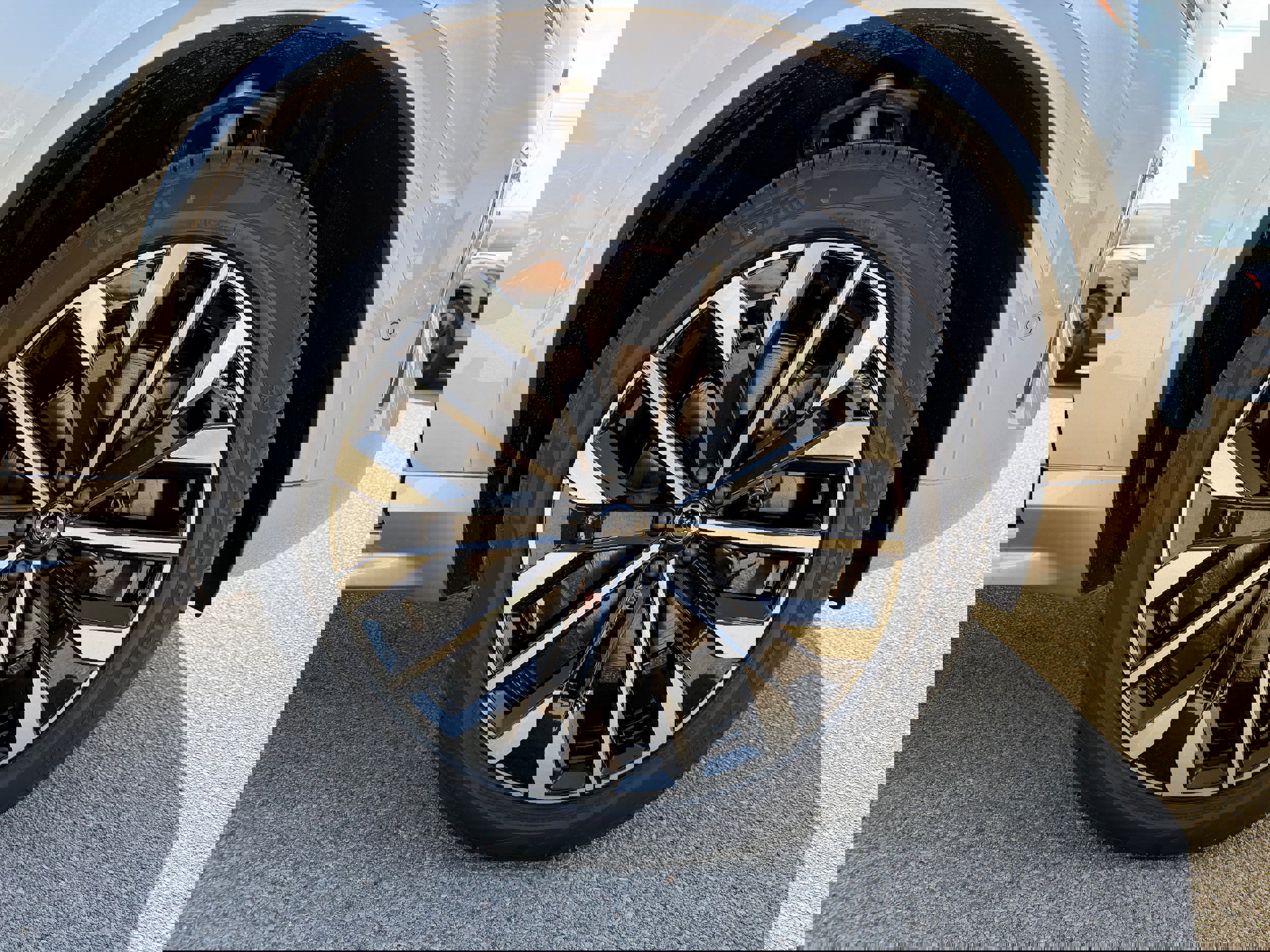 New 2026 Volvo XC90 T8 Plus w/ Protection Package Premier image 7