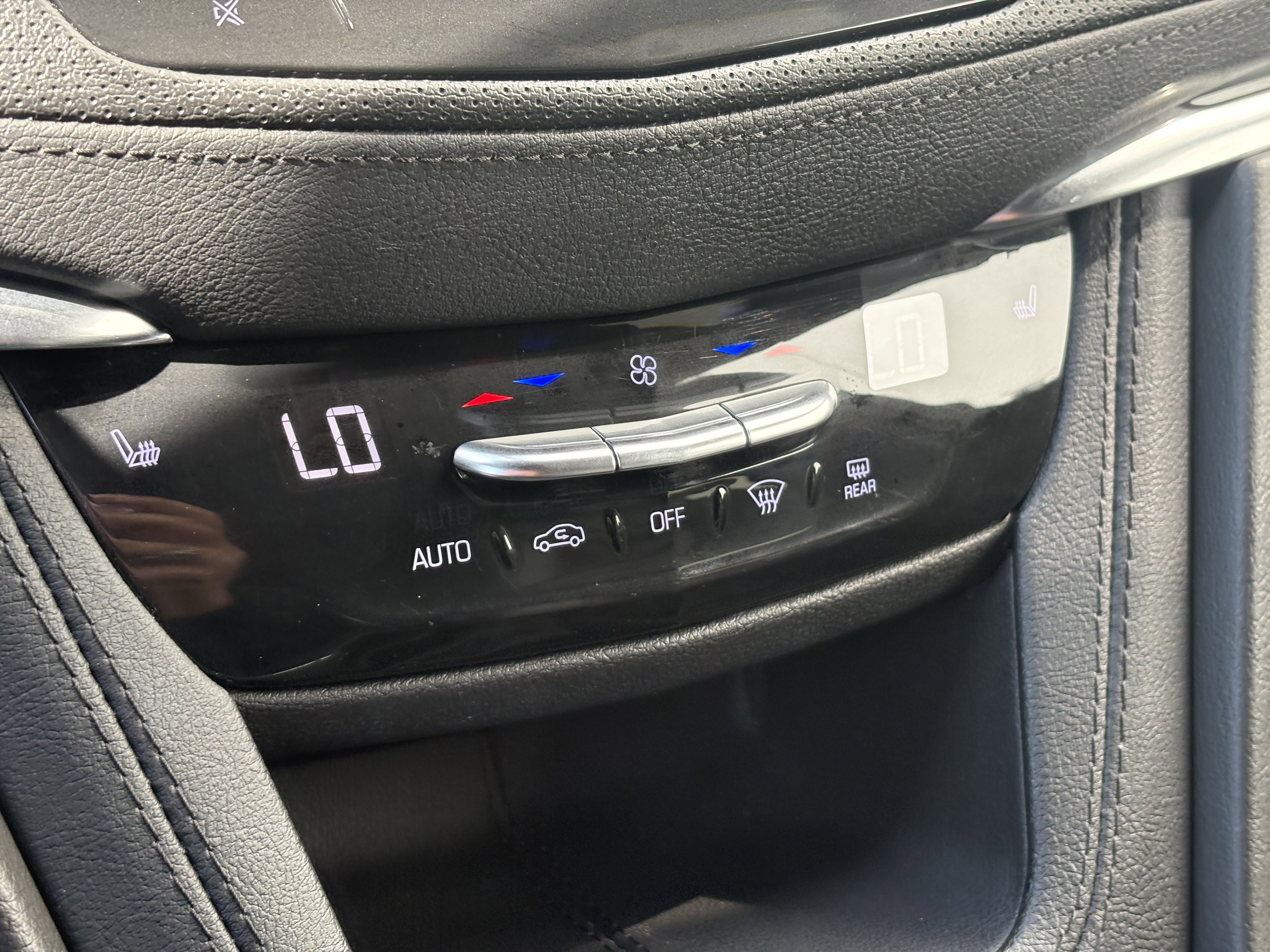 Certified 2023 Cadillac XT5 Premium Luxury image 24