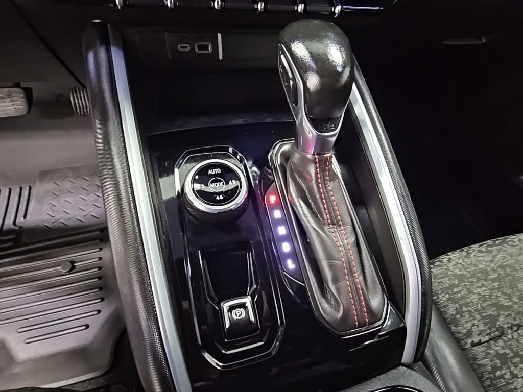 Used 2024 Chevrolet Colorado Z71 image 20