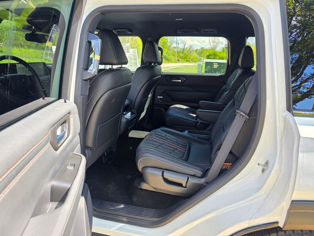 New 2026 Nissan Armada PRO-4X w/ Captain's Chari Seat Package AWD/4WD image 10