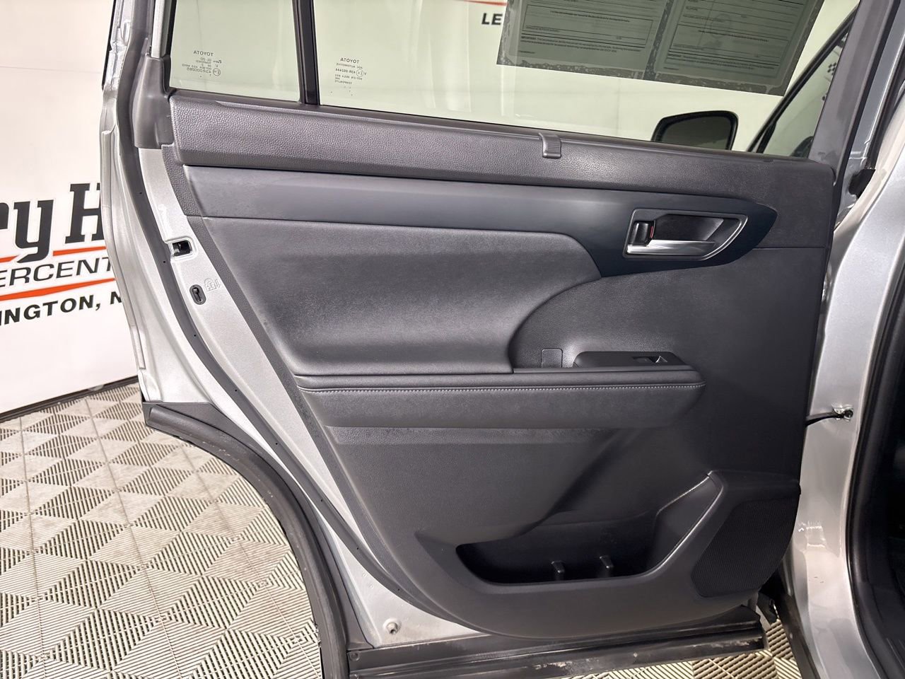 Used 2023 Toyota Highlander XSE image 22