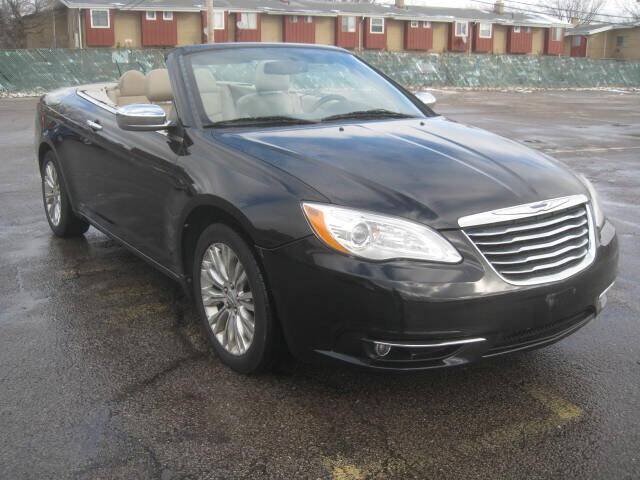 Used 2011 Chrysler 200 Limited FWD image 3