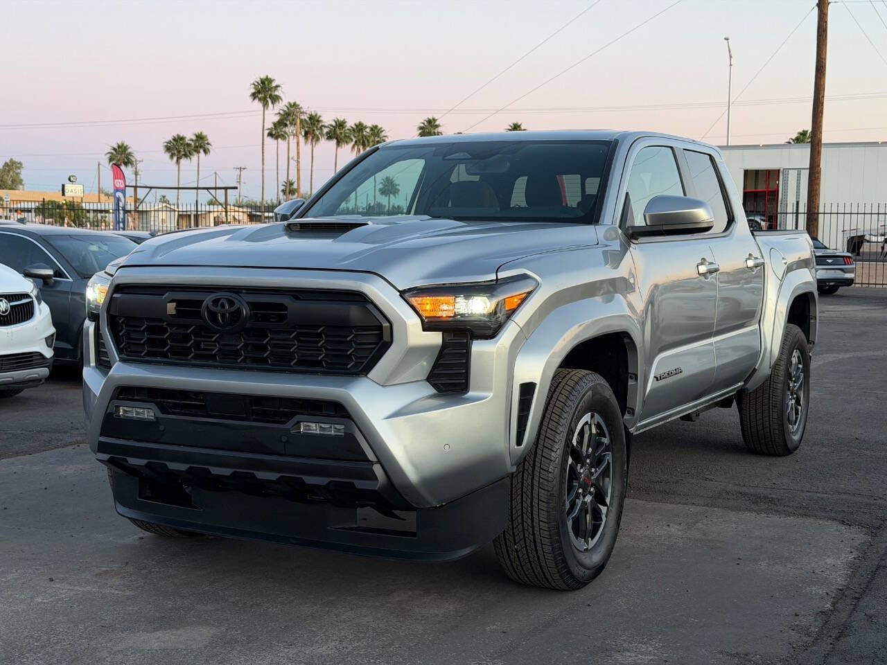 Used 2024 Toyota Tacoma TRD Sport w/ TRD Sport Upgrade Package AWD/4WD image 1