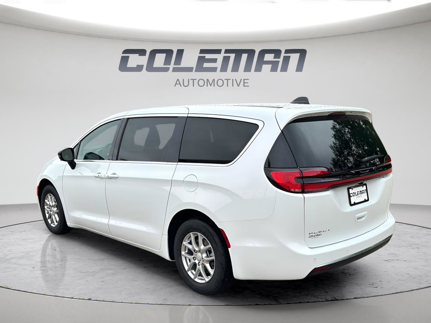 New 2027 Chrysler Pacifica Select FWD image 7