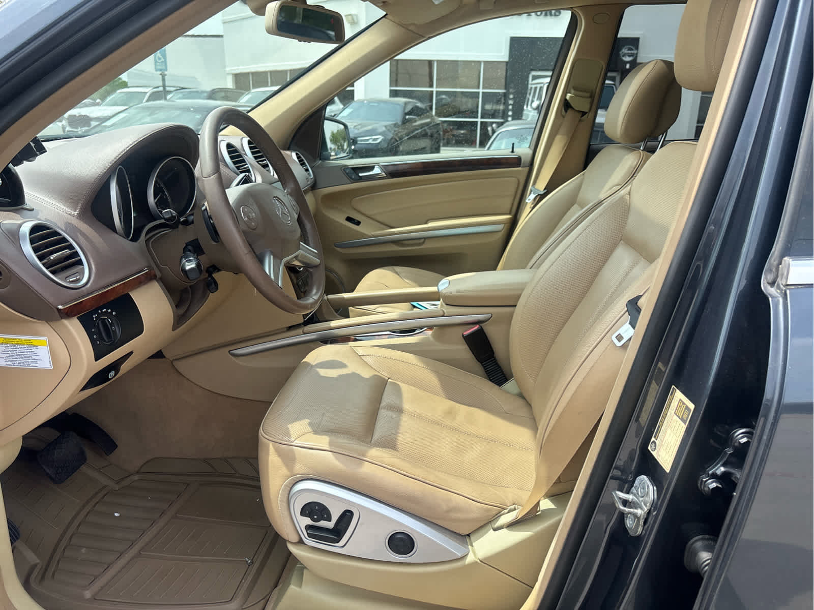 Used 2011 Mercedes-Benz GL 450 4MATIC image 7