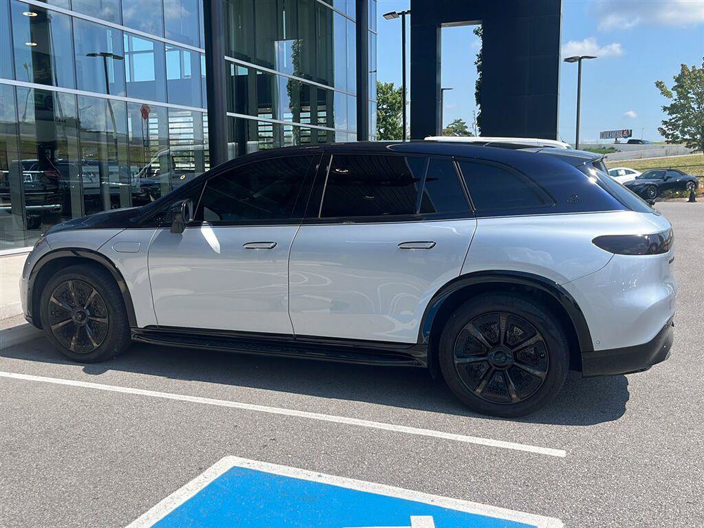 Used 2024 Mercedes-Benz Maybach EQS 680 4MATIC image 4