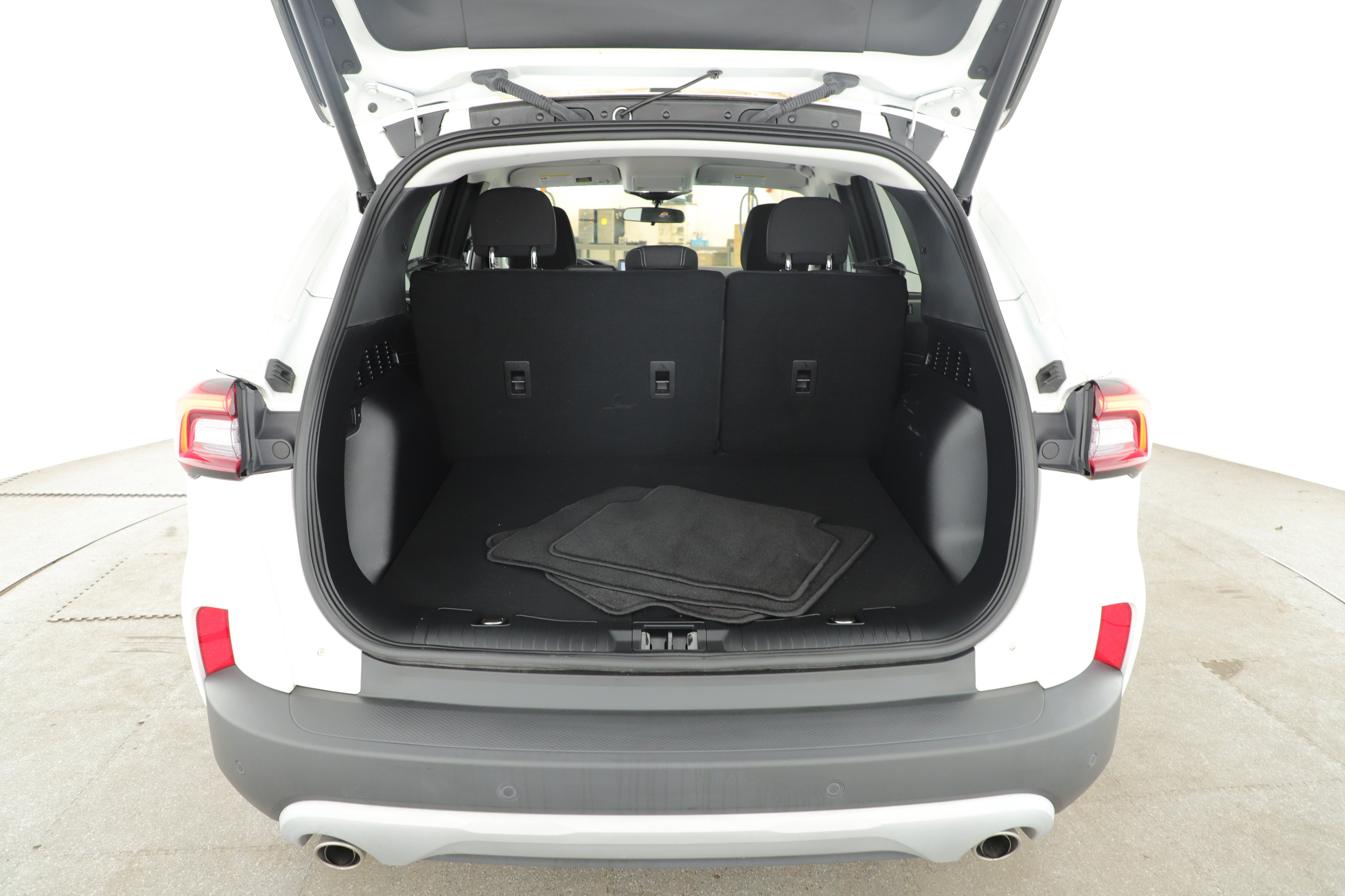 Used 2023 Ford Escape Active w/ Tech Pack #1 FWD image 5