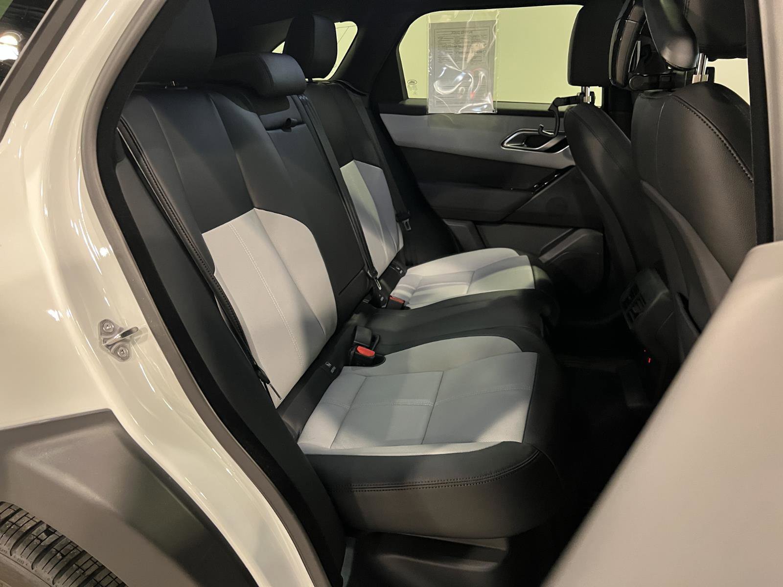 Used 2026 Land Rover Range Rover Velar Dynamic SE image 33