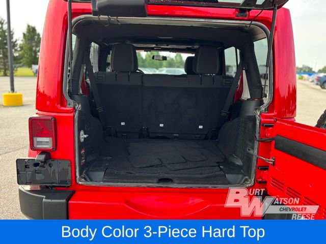 Used 2018 Jeep Wrangler Unlimited Sahara w/ Connectivity Group image 21