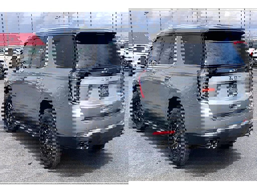Used 2025 Chevrolet Tahoe Premier AWD/4WD image 12