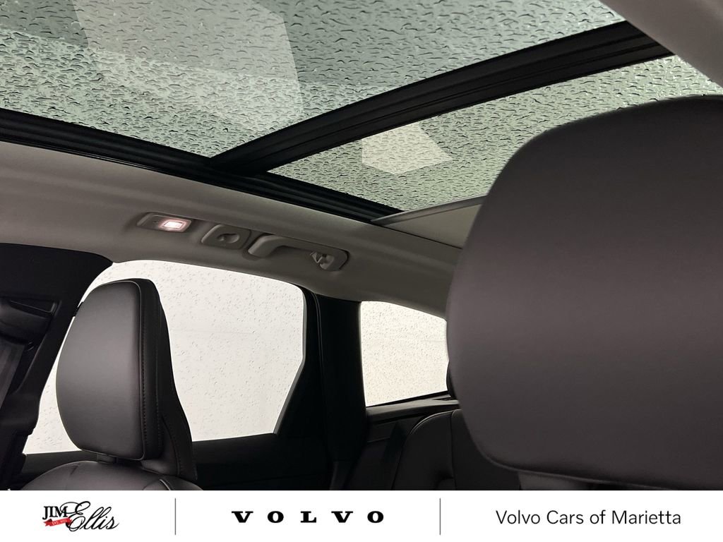 New 2025 Volvo XC60 B5 Core w/ Climate Package image 15