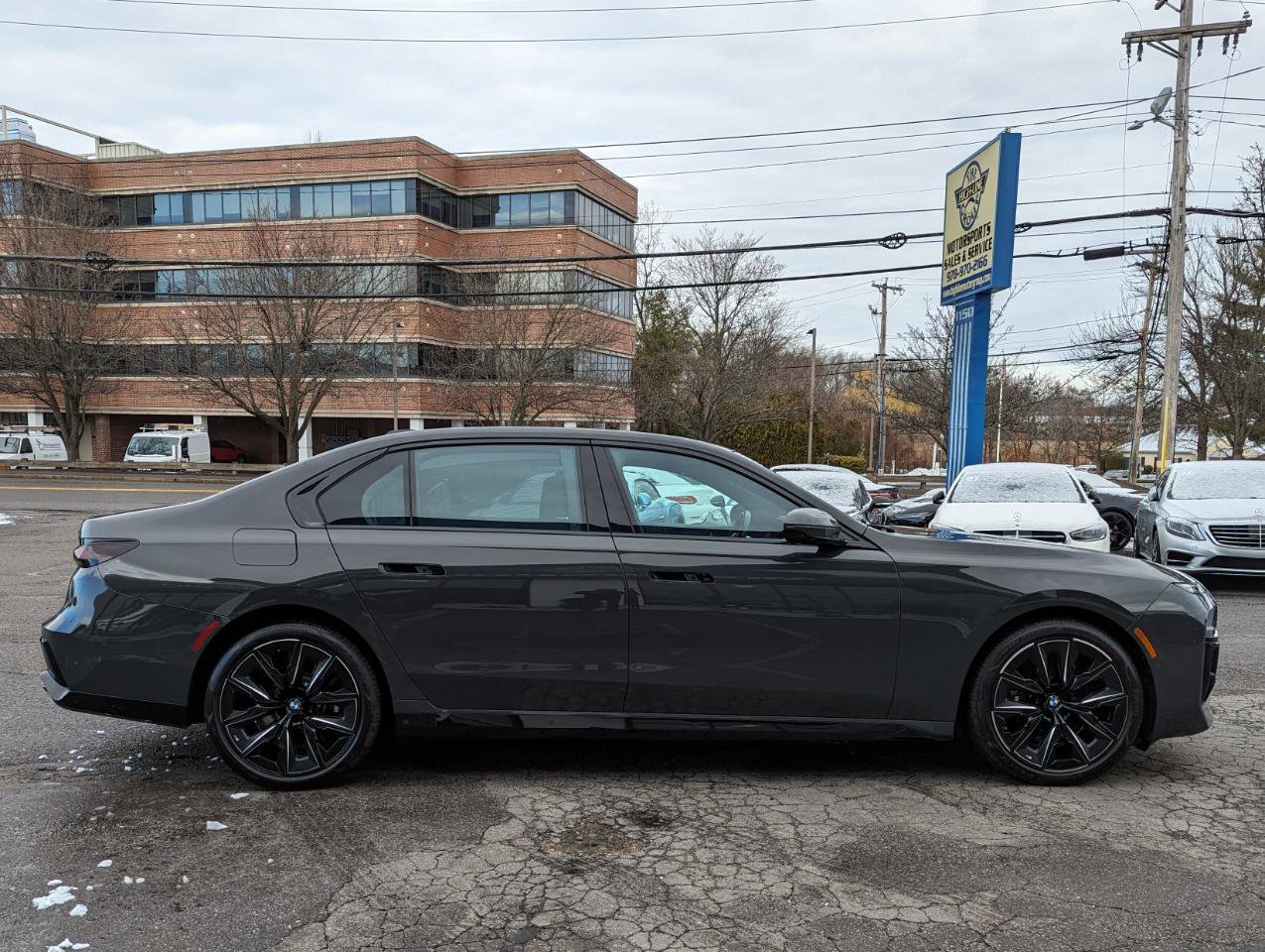 Used 2023 BMW 760i xDrive AWD/4WD image 6