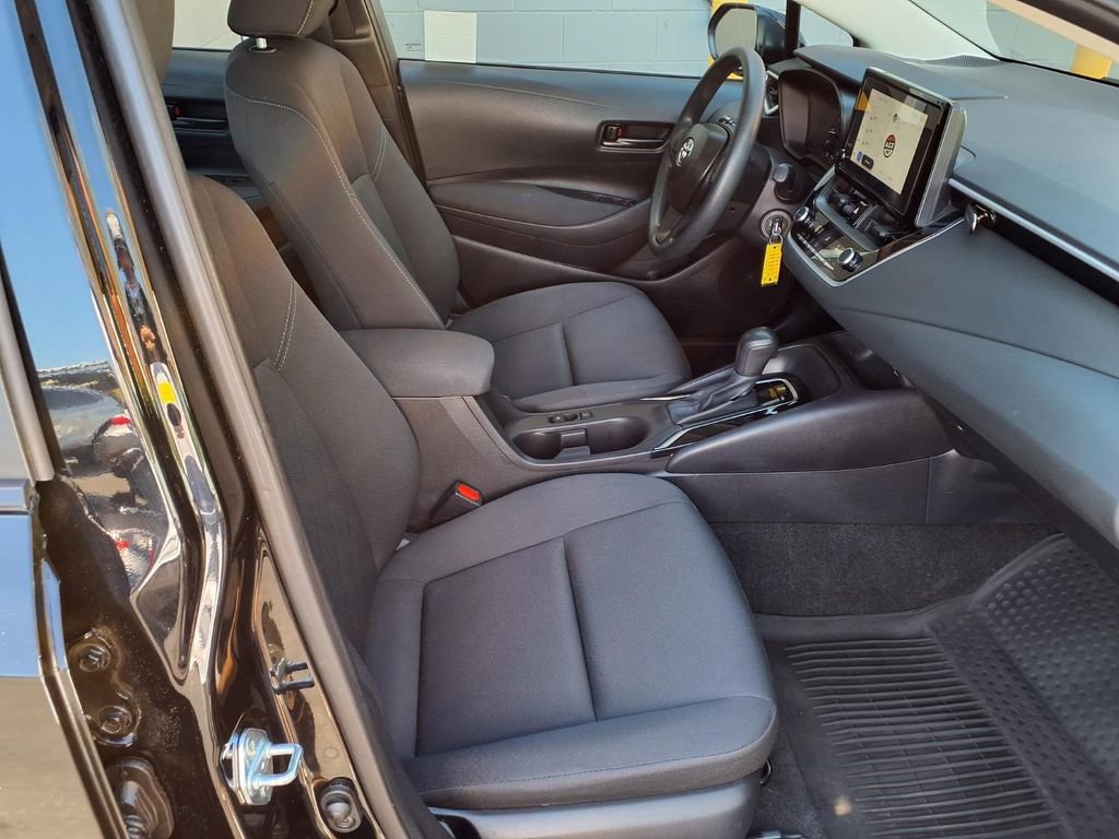 Certified 2025 Toyota Corolla LE image 24
