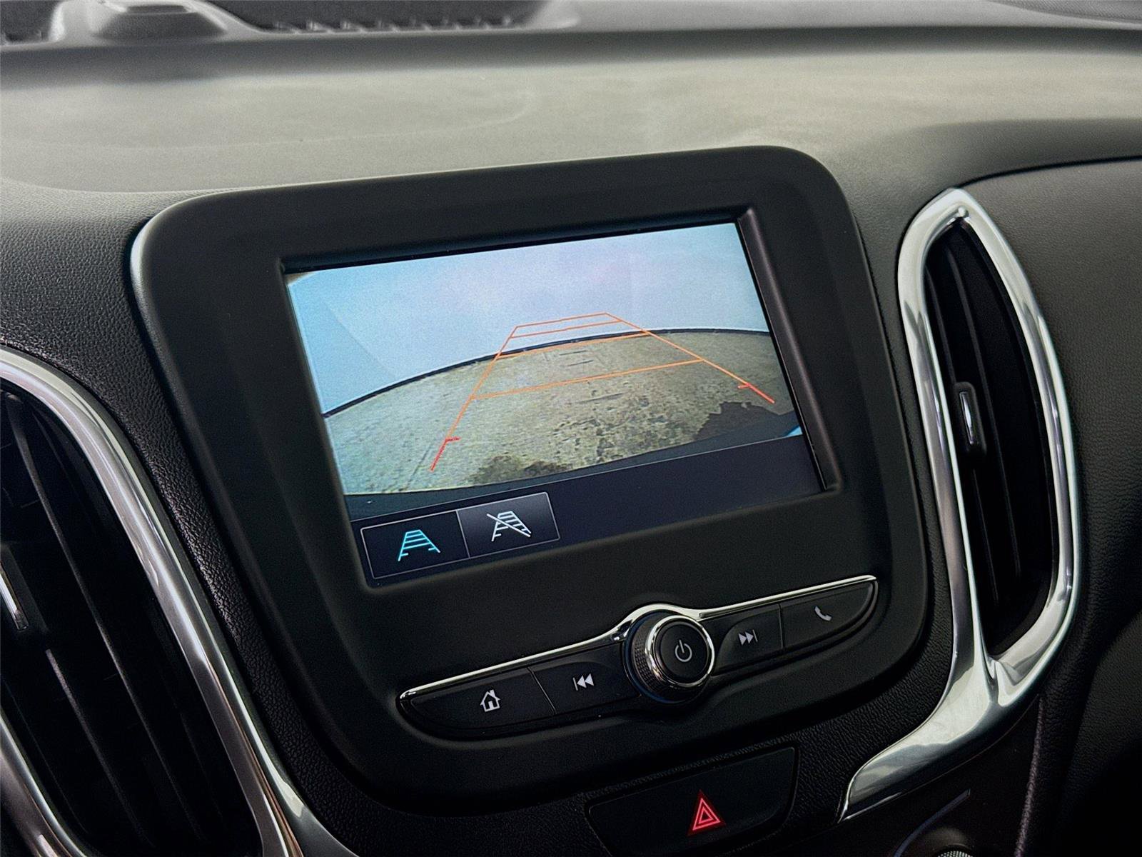 Used 2018 Chevrolet Equinox LT image 13