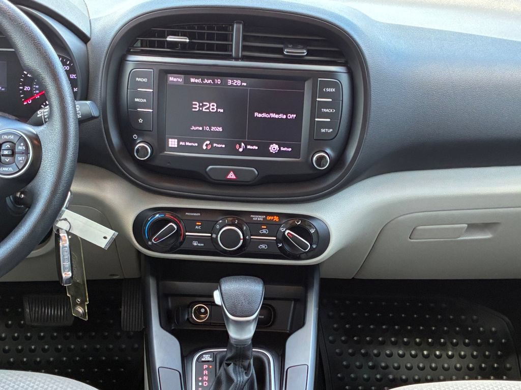 Used 2022 Kia Soul LX FWD image 3