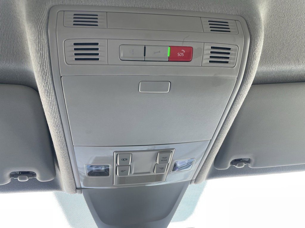 Used 2024 Volkswagen Tiguan Wolfsburg Edition image 50