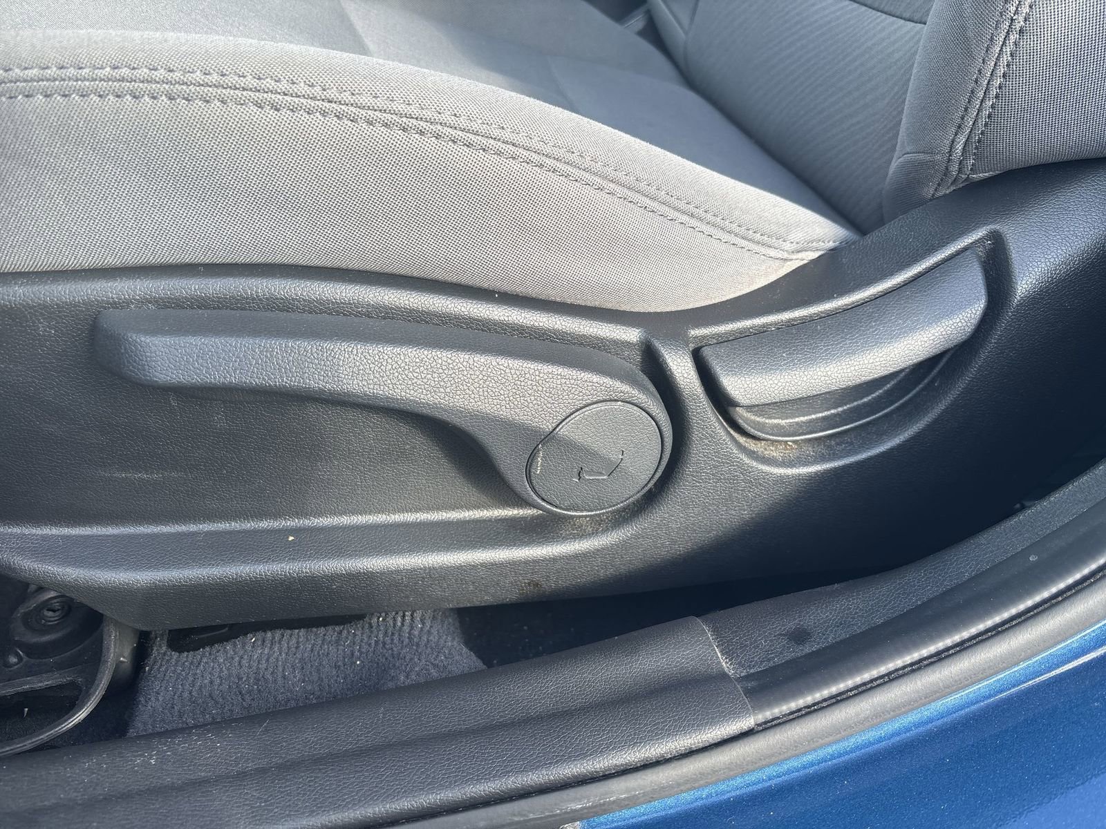 Used 2013 Hyundai Elantra GLS w/ Preferred Pkg FWD image 12