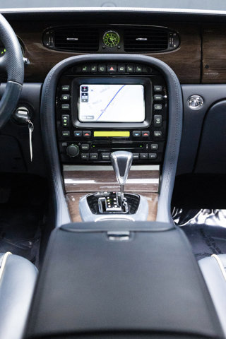 Used 2009 Jaguar XJ Vanden Plas Super V8 Portfolio image 74