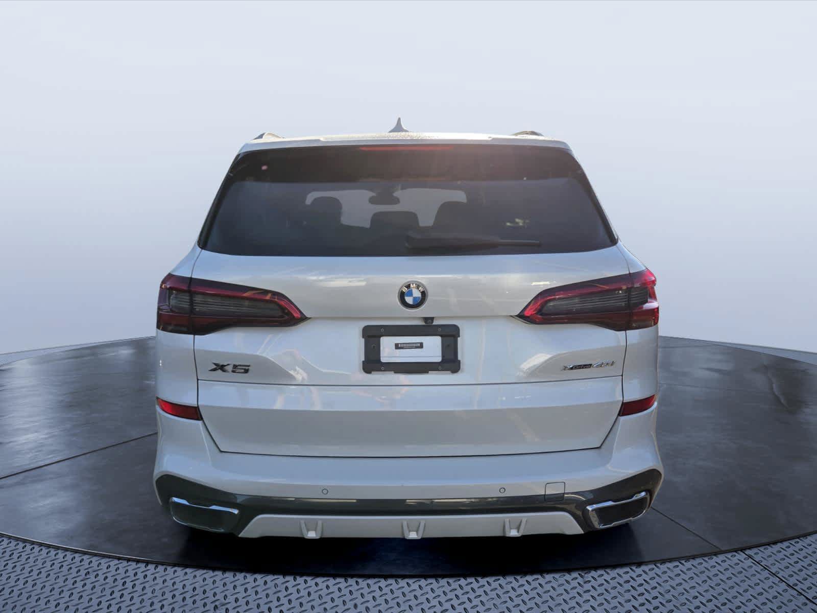 Used 2019 BMW X5 xDrive40i w/ M Sport Package AWD/4WD image 4