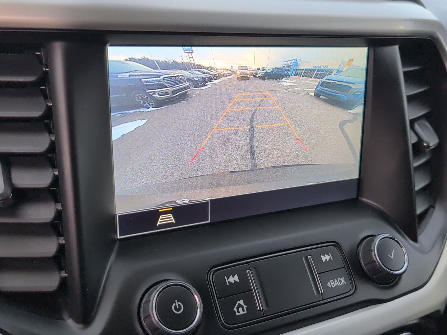 Used 2023 GMC Acadia SLT image 32