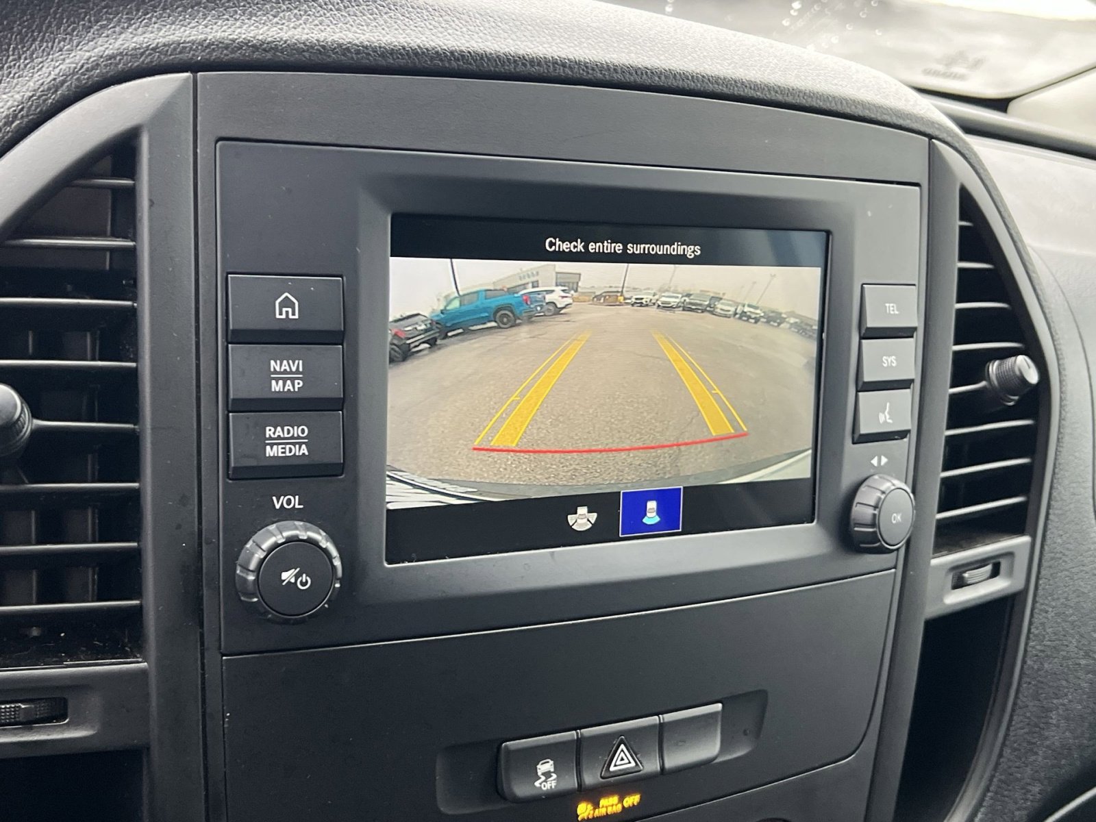 Used 2023 Mercedes-Benz Metris image 19