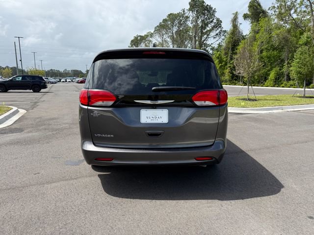 Used 2023 Chrysler Voyager LX FWD image 4