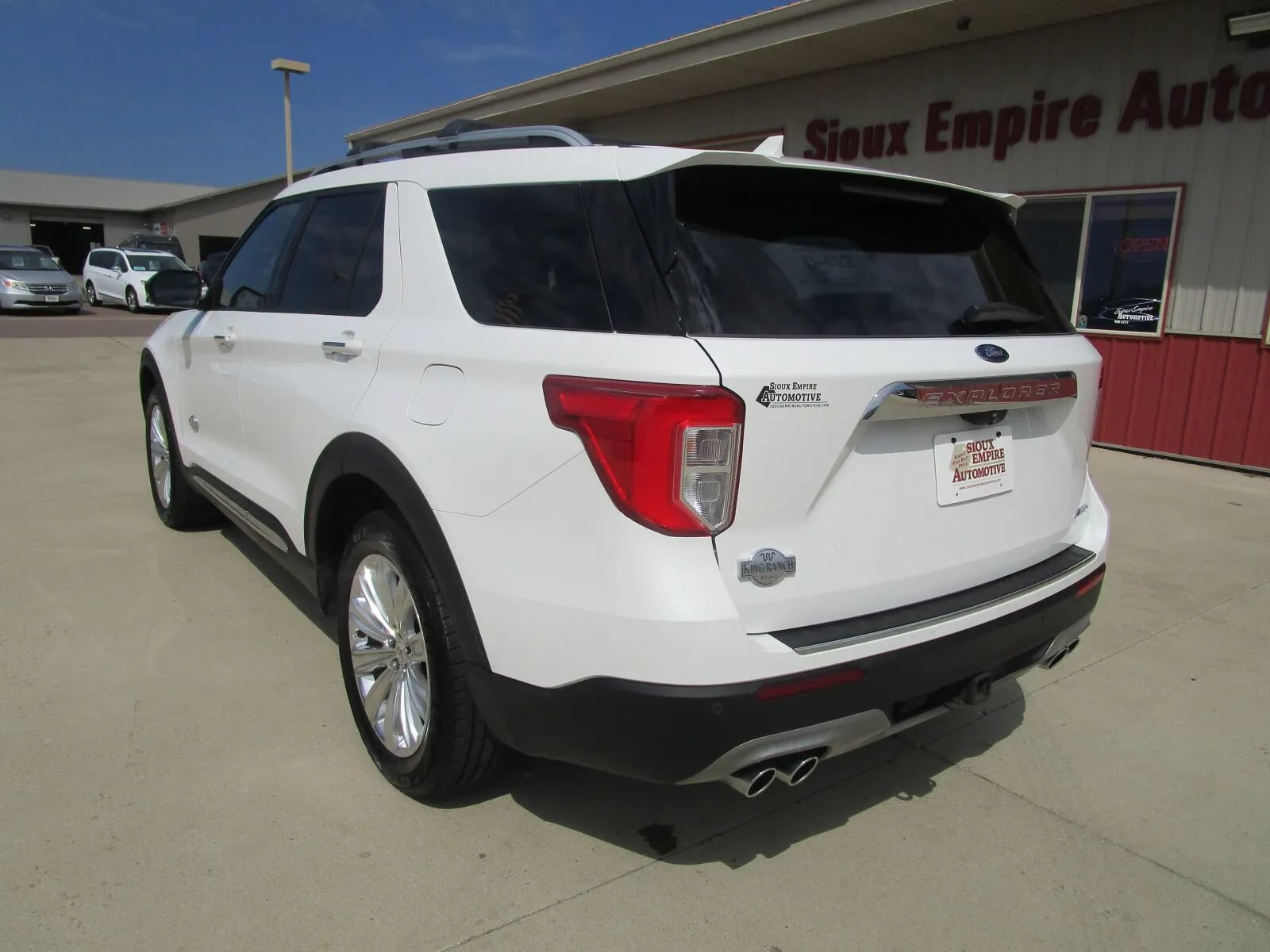 Used 2021 Ford Explorer King Ranch w/ Premium Technology Package AWD/4WD image 5