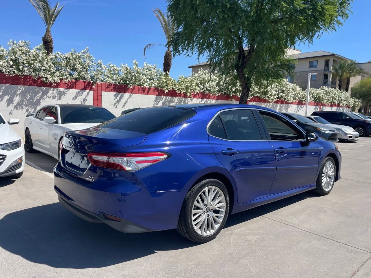 Used 2018 Toyota Camry XLE image 2