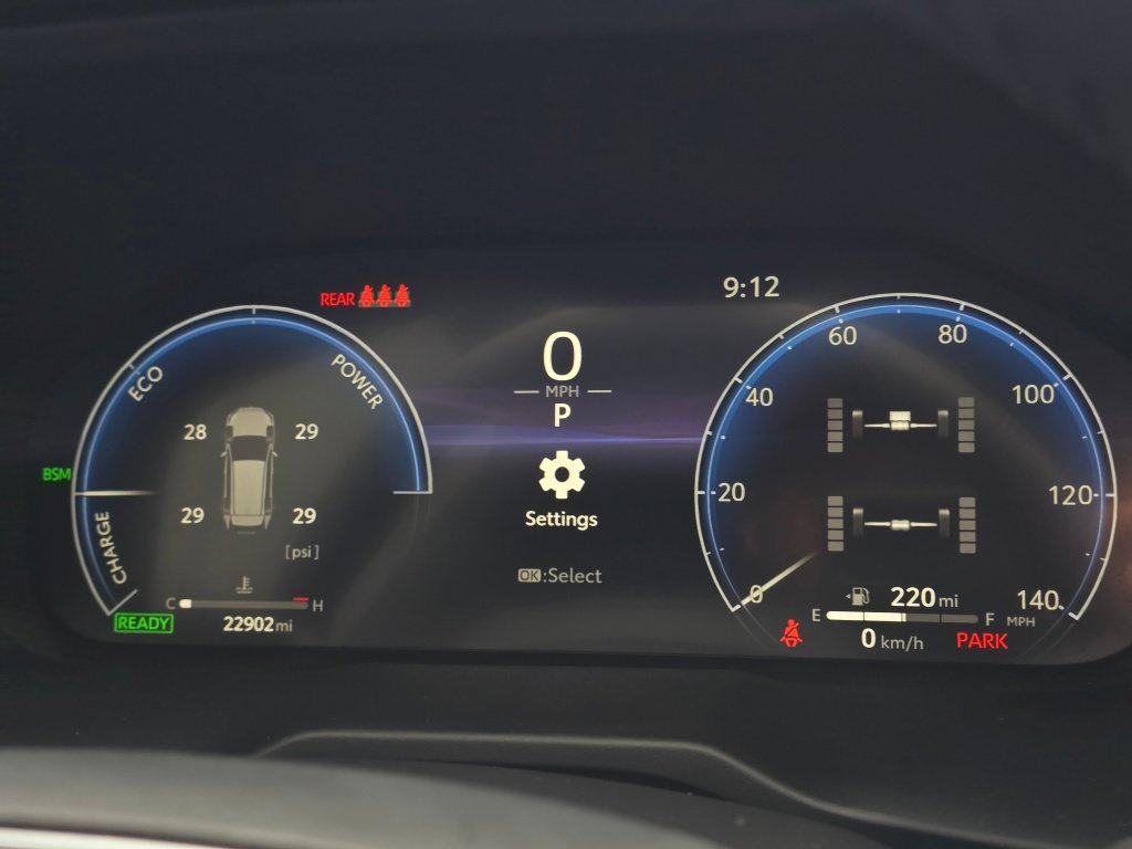 Used 2025 Toyota RAV4 XSE w/ Advanced Technology Package AWD/4WD image 39