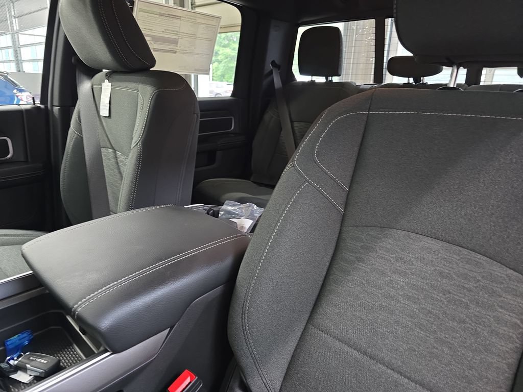 New 2026 RAM 3500 Big Horn AWD/4WD image 15