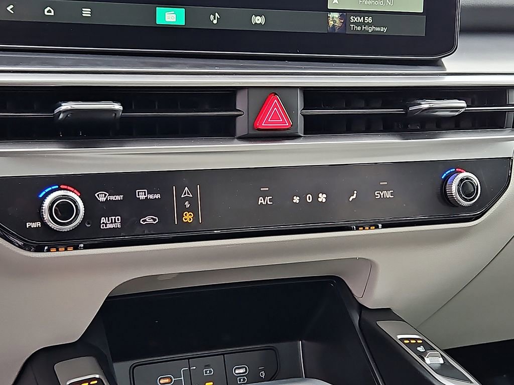 Certified 2025 Kia Sorento S w/ Panoramic Sunroof Package image 20