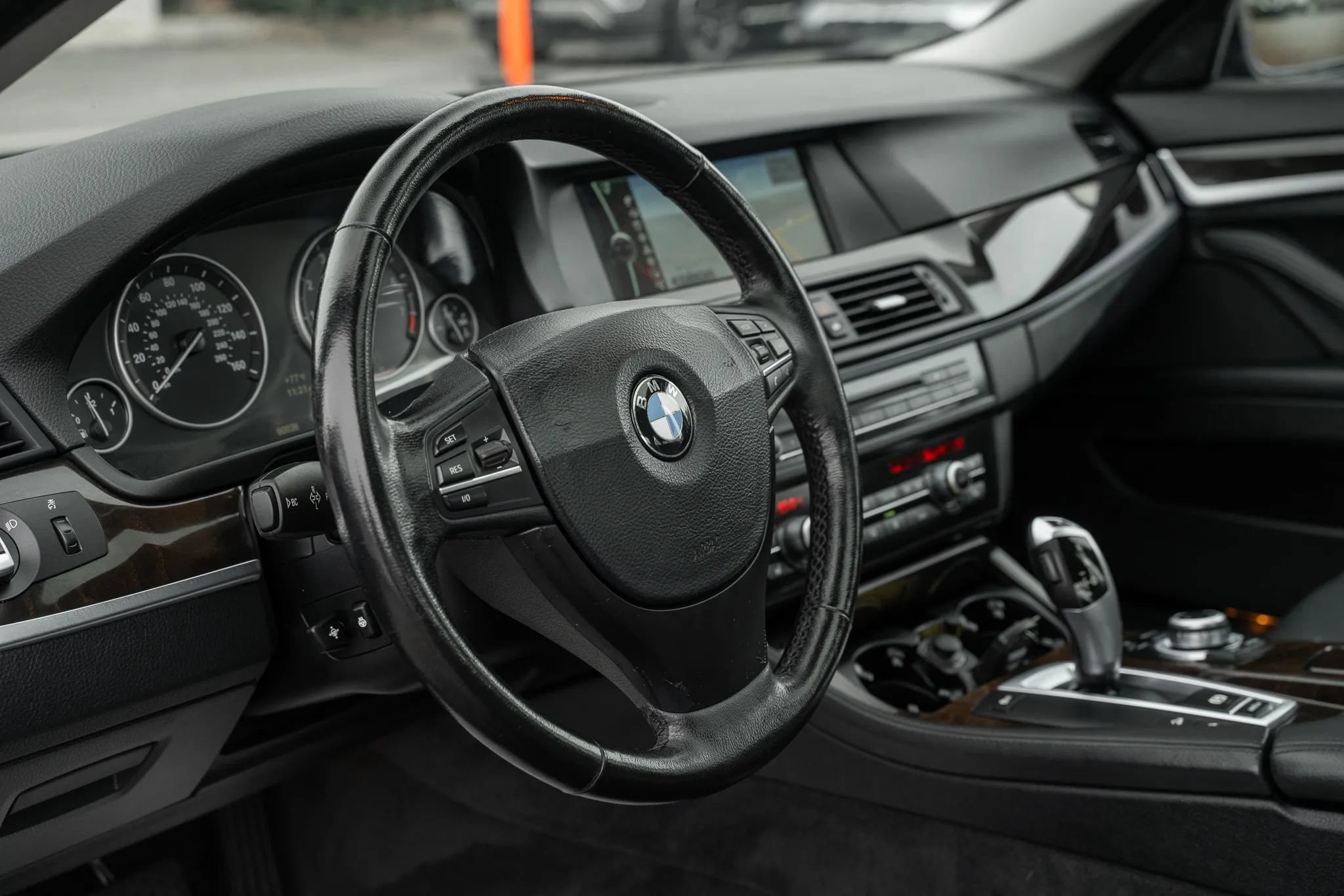 Used 2011 BMW 550i xDrive Sedan AWD/4WD image 18