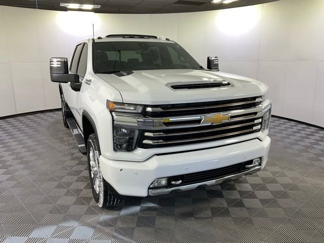 Used 2022 Chevrolet Silverado 2500 High Country image 3