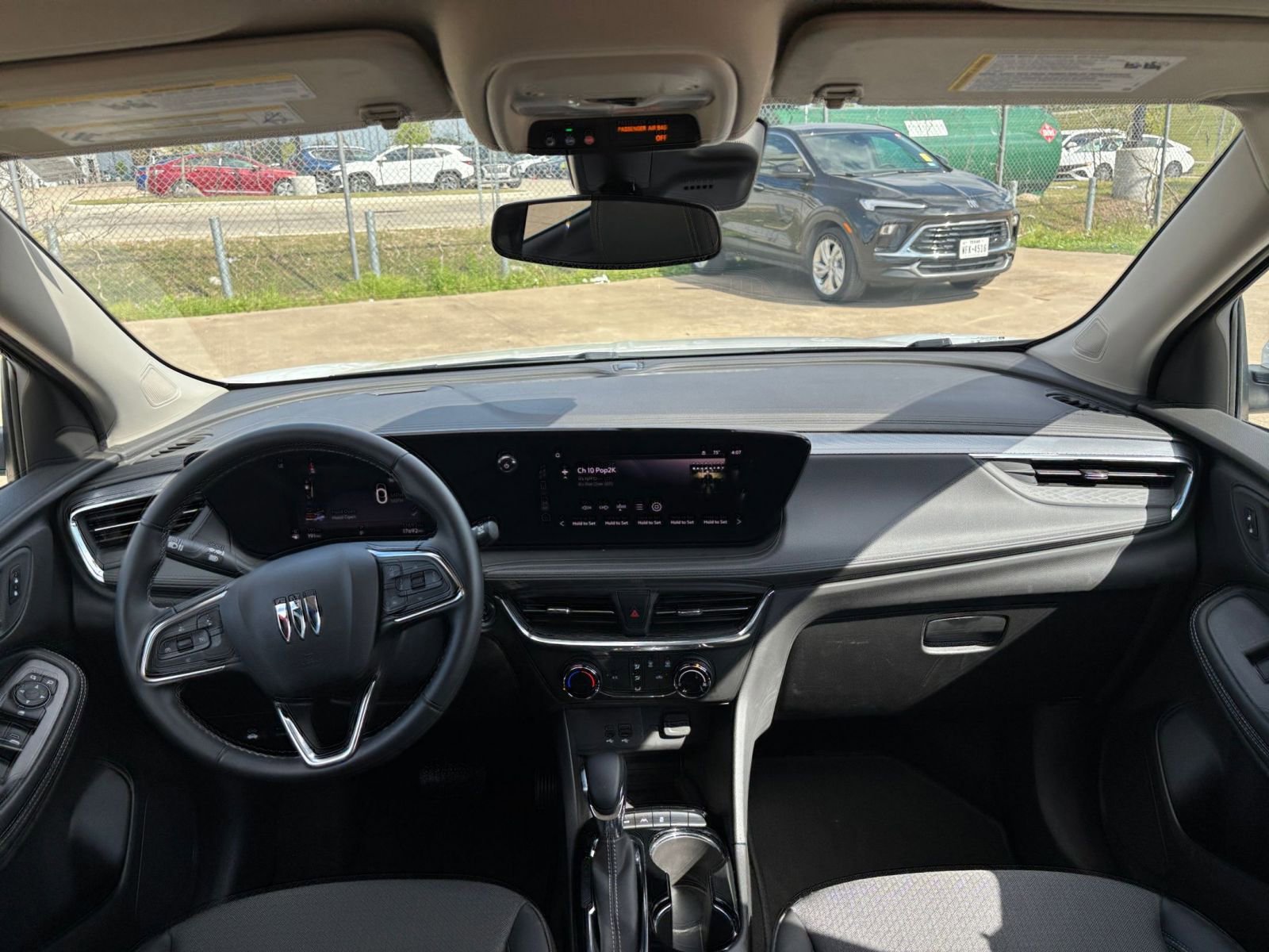 Used 2025 Buick Encore GX Preferred image 32