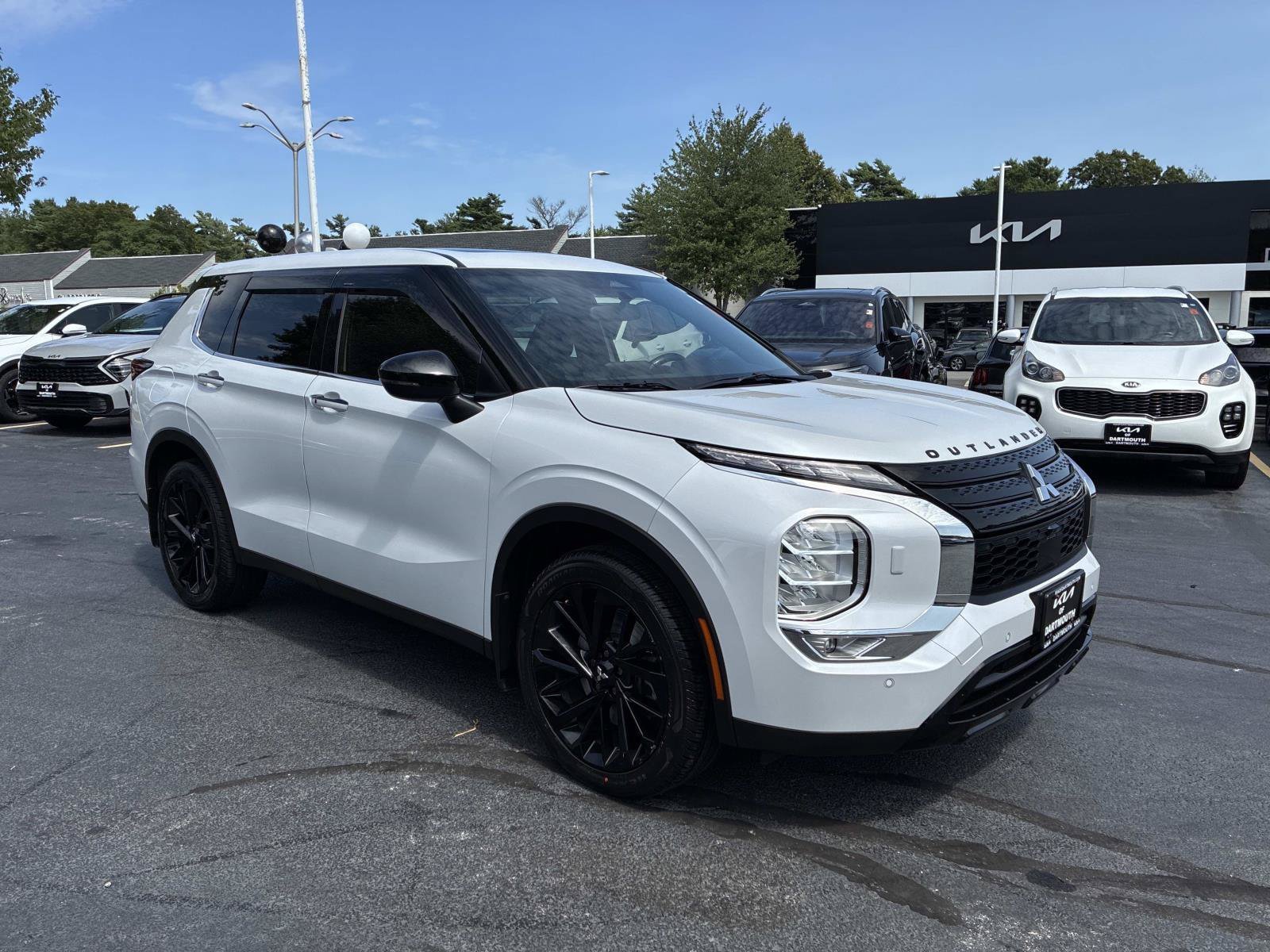 Used 2022 Mitsubishi Outlander SE AWD/4WD image 3
