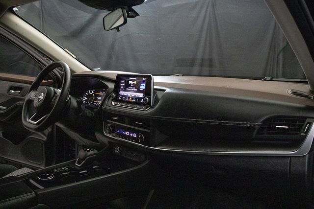 Used 2023 Nissan Rogue SV image 15