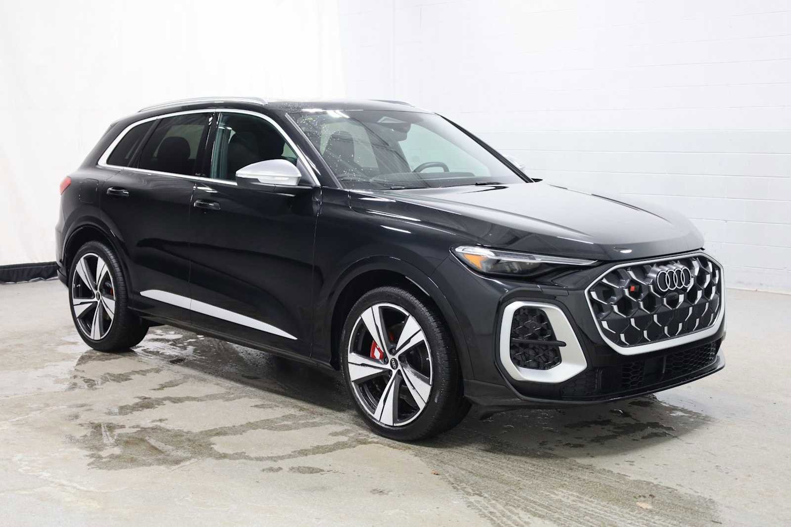 Certified 2025 Audi SQ5 Premium Plus w/ Premium Plus Package image 13