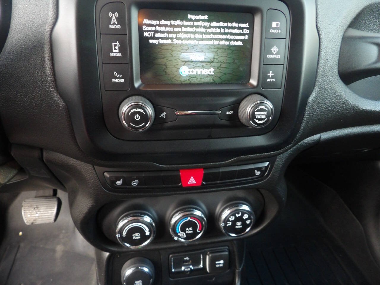 Used 2016 Jeep Renegade Latitude w/ Cold Weather Group AWD/4WD image 9