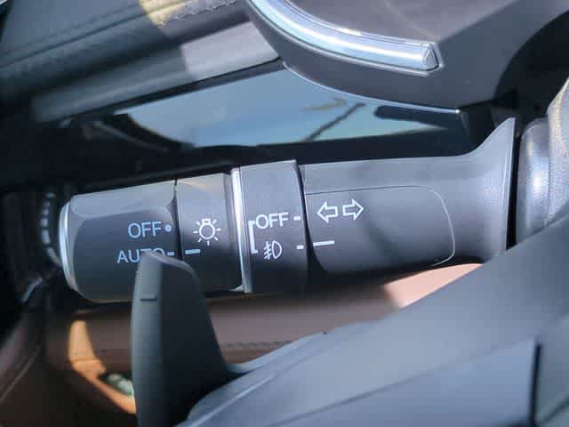 Used 2023 Acura MDX SH-AWD w/ Advance Package image 29
