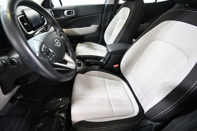 Used 2022 Hyundai Venue SEL image 7