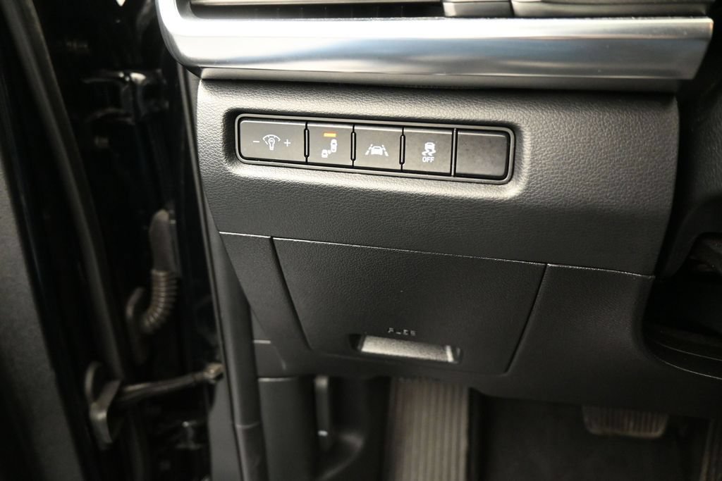 Used 2022 Kia Telluride LX FWD image 35