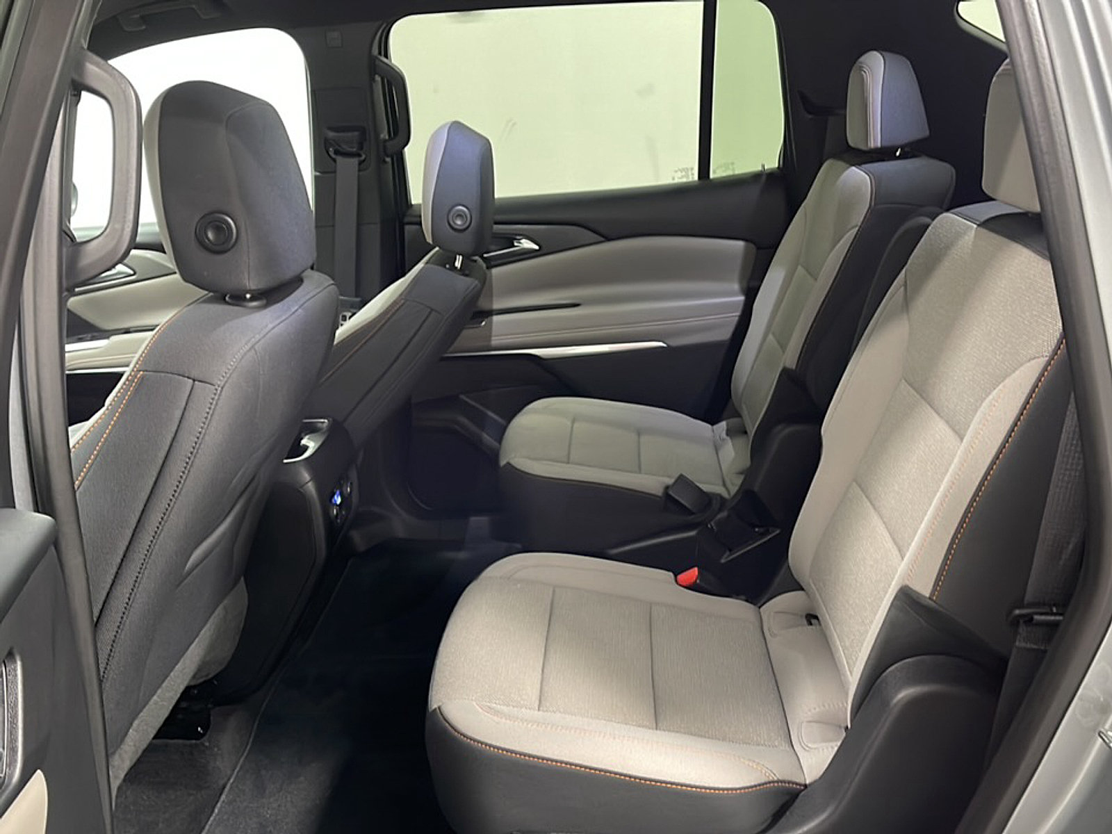 Used 2026 Chevrolet Traverse LT w/ Driver Confidence Package FWD image 16