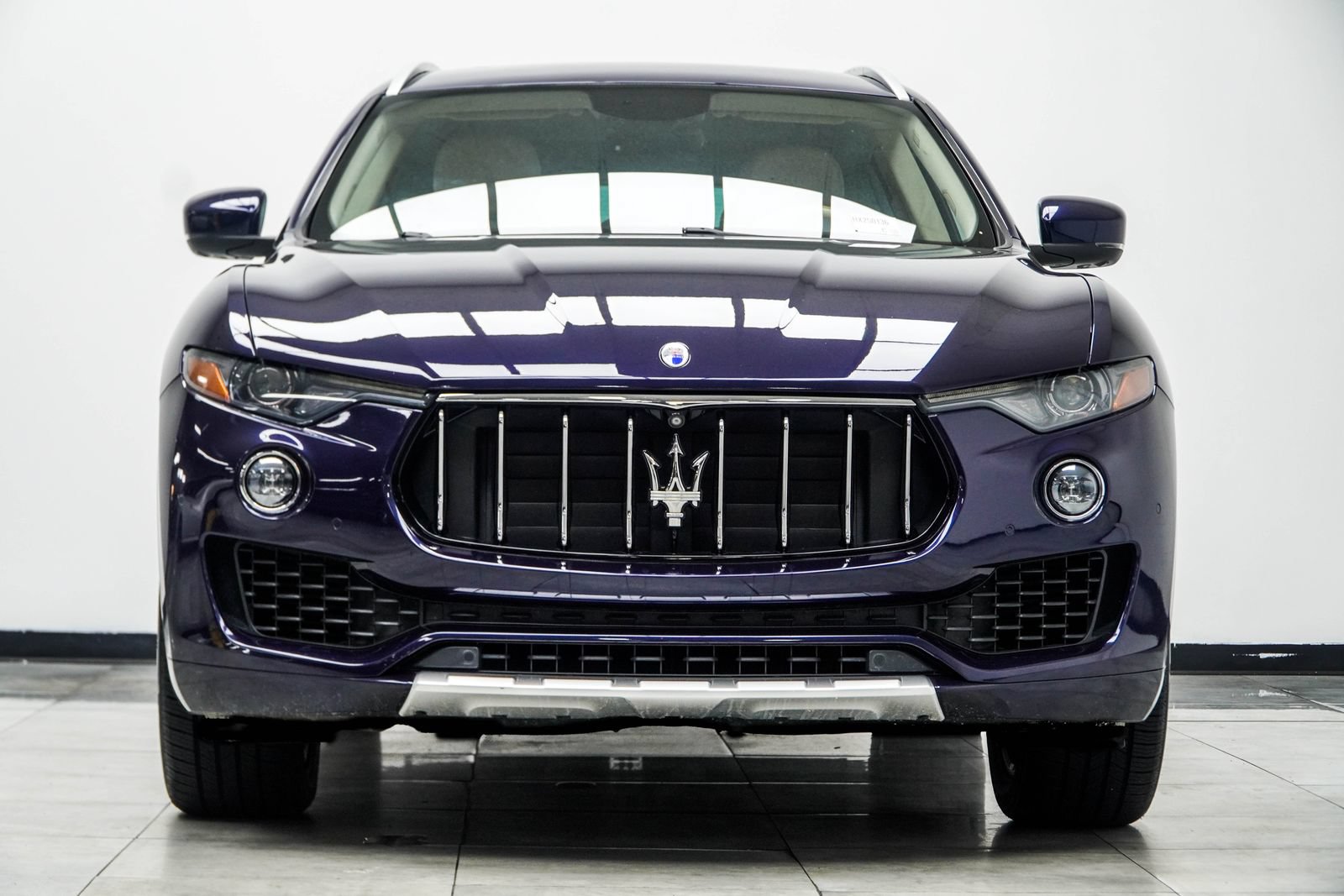 Used 2017 Maserati Levante w/ Luxury Package AWD/4WD image 7
